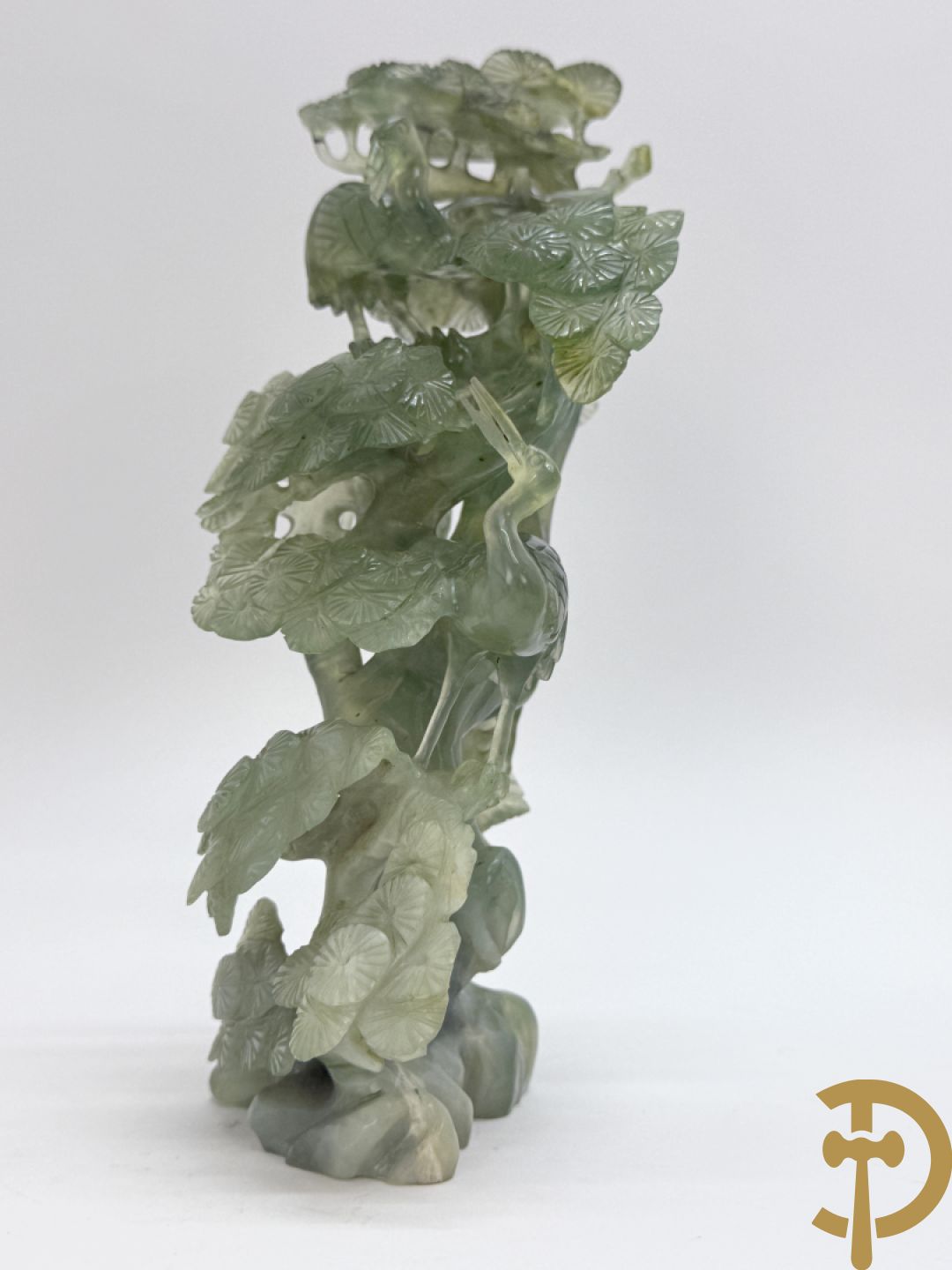 Jadeiet sculptuur van boom met vogels + koppel vogels op bloemen in jadeiet + 2 vogels op tak in jadeiet