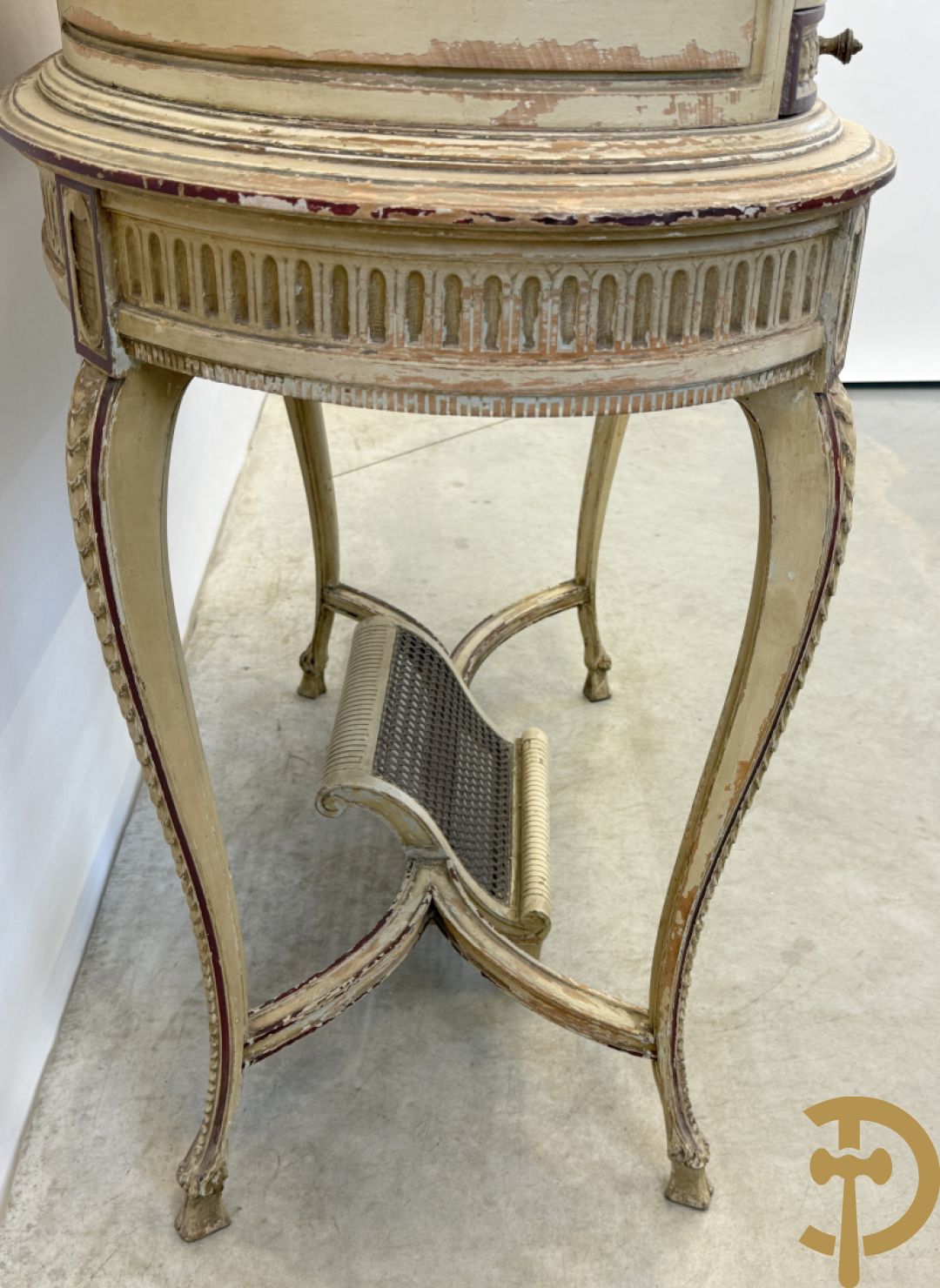 Gepatineerde damesopschiktafel met 5 lades en ovale spiegel, Louis XVI stijl