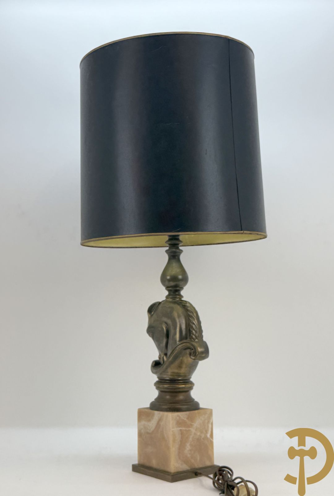 Vintage lampadaire in messing met paardenkop op onix marmeren sokkel