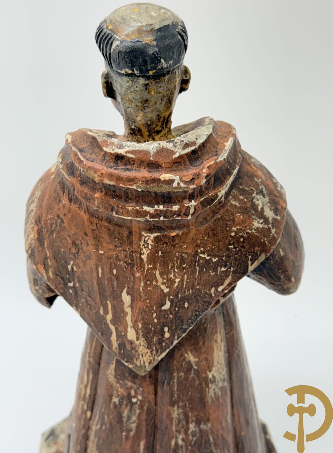 Volkse houtsculptuur van Sint Antonius