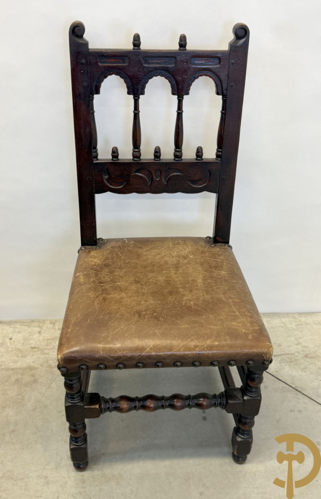 Grote massief eiken openklapbare gatelegg tafel + 6 Engelse eiken stoelen met lederen zitting