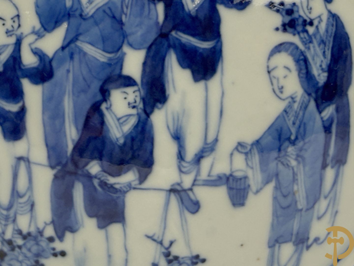 Chinese porseleinen maanvaas met geanimeerd decor
