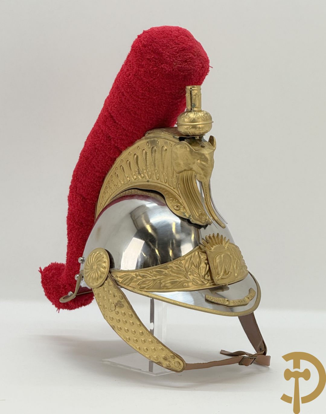 Metalen helm van de Republikeinse garde van de Ivoorkust