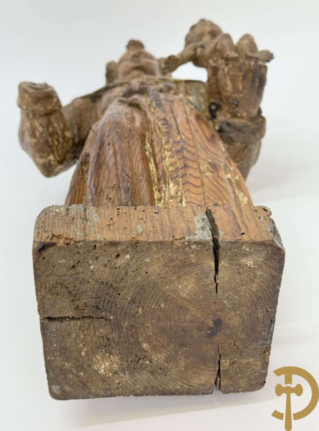 Houtsculptuur van een Heilige met kind