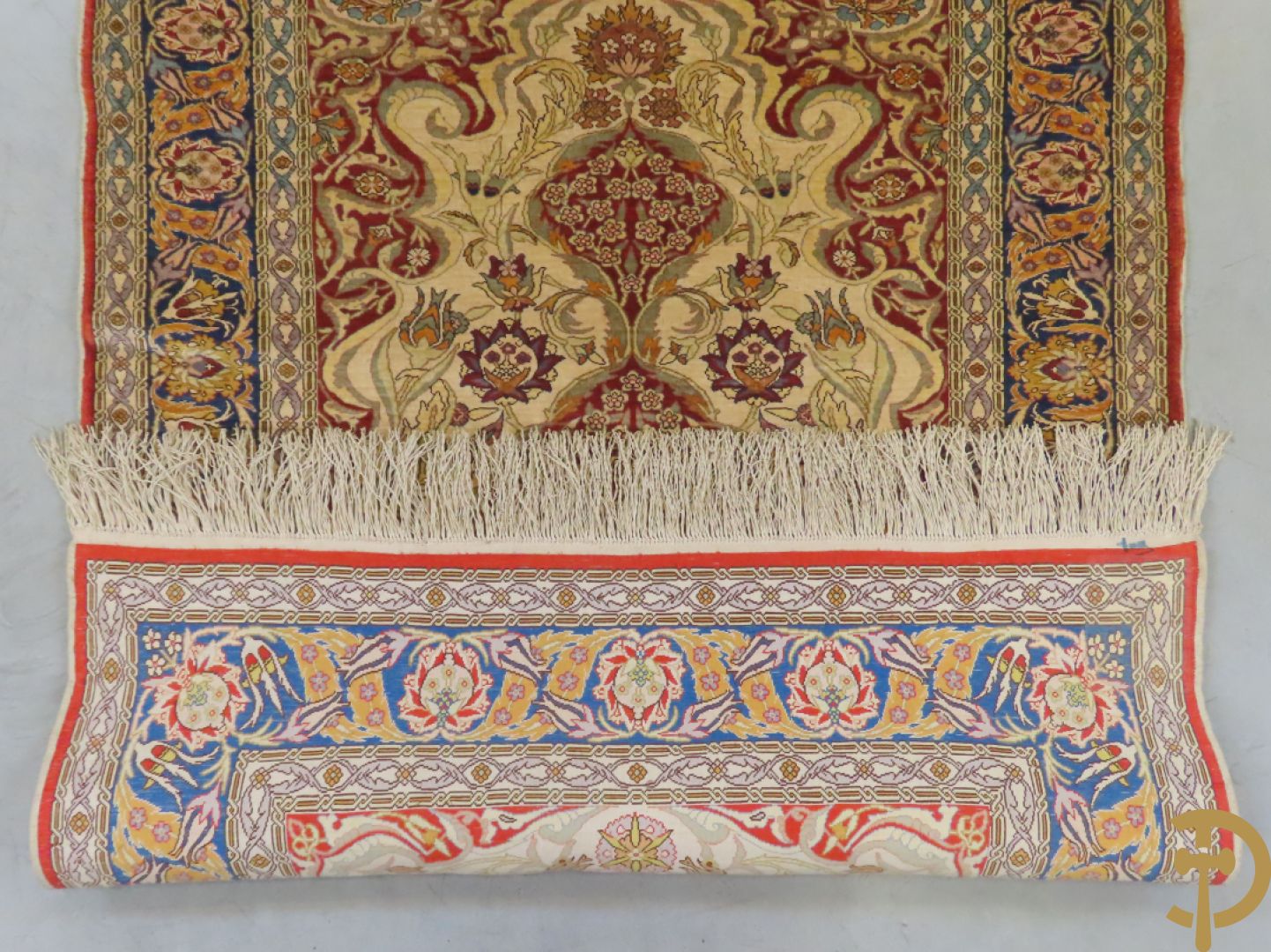 Oosters handgeknoopt tapijt met florale motieven Hereke