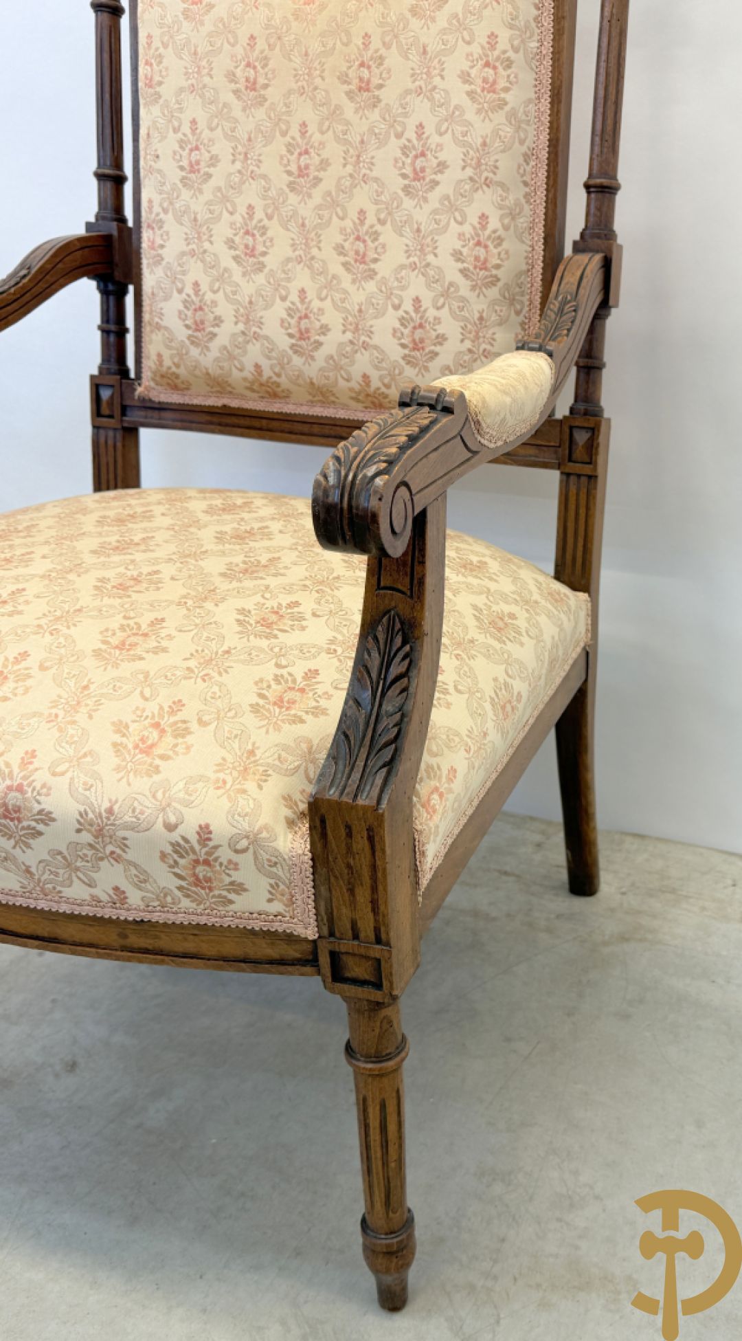 Louis XVI salonensemble bestaande uit canapé, 2 armzetels en 4 stoelen