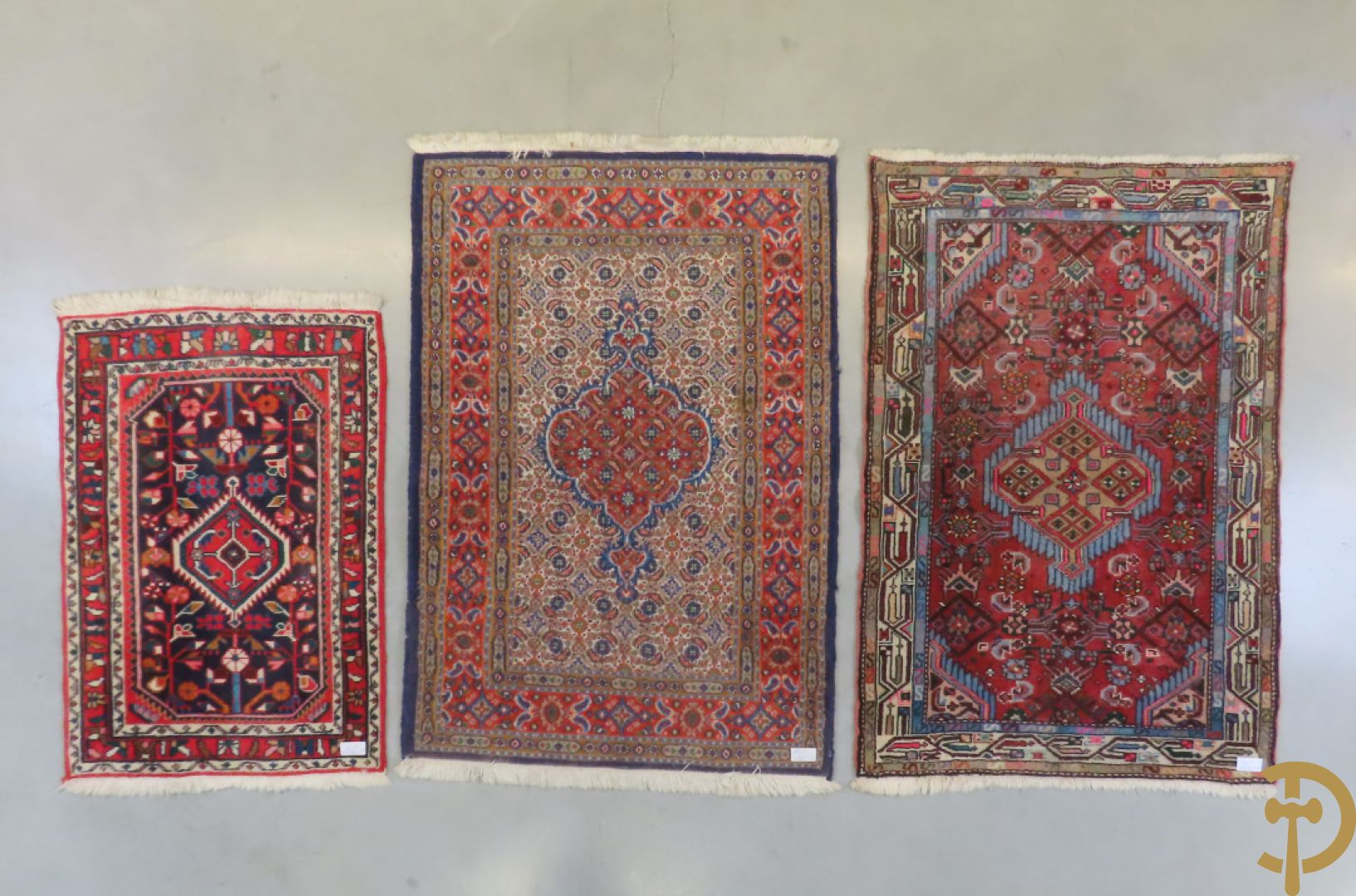 Drie oosterse handgeknoopte tapijten Hamadan