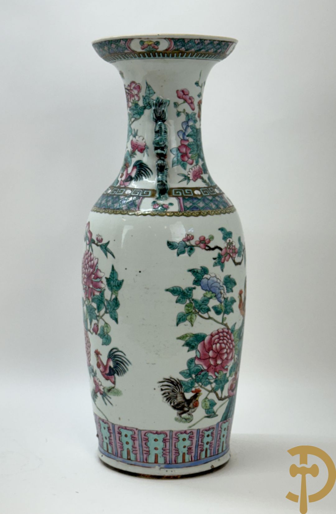 Chinese porseleinen vaas met decor van hanen en bloemen