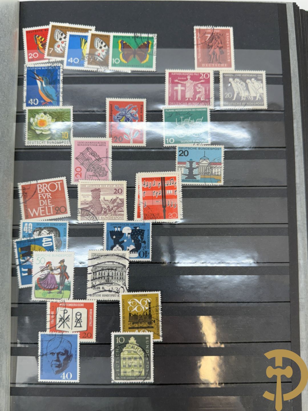10 postzegelalbums van o.a. Duitsland, Congo, België, ... - Heel divers met veel zeldzame zegels