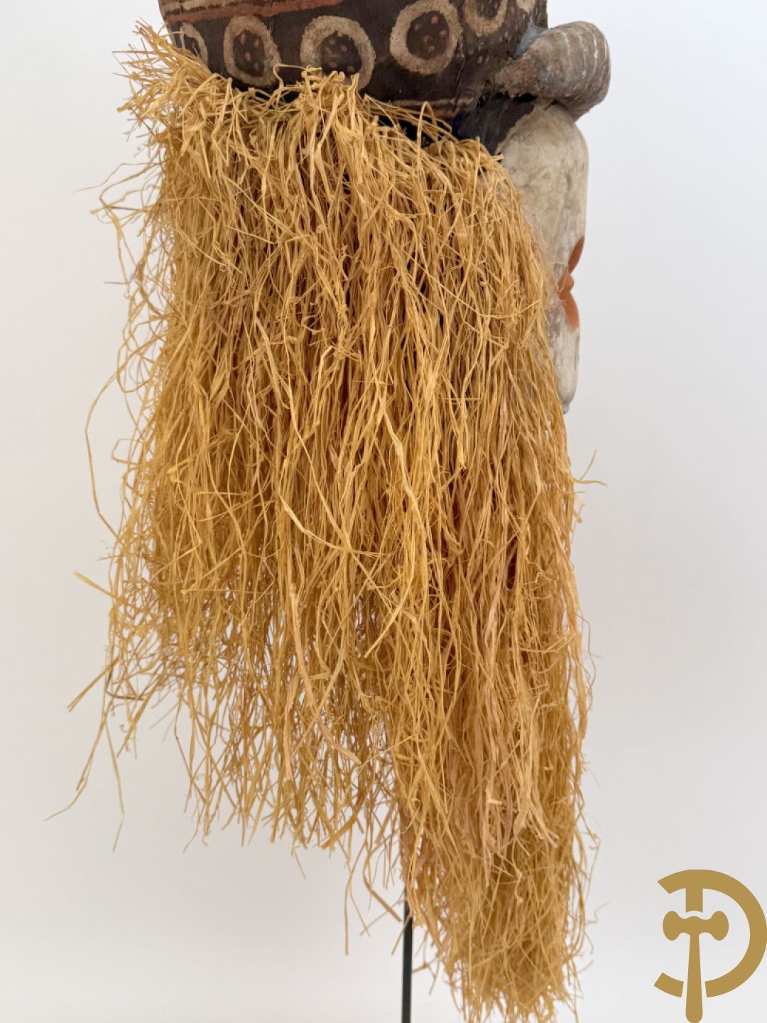 Afrikaans Yaka masker met raffia