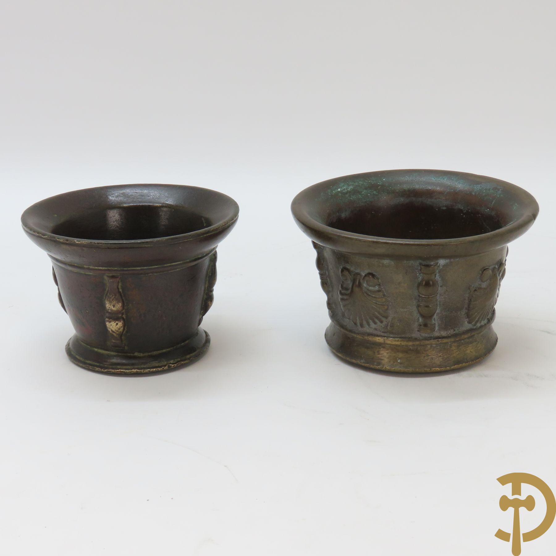 Twee bronzen mortiers, 17e