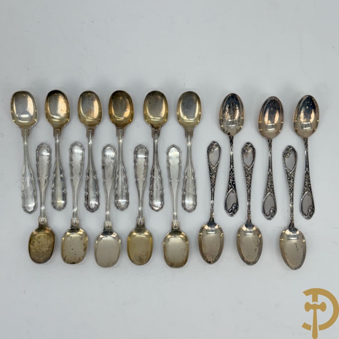 11 massief zilveren ijslepels + 6 koffielepels in massief zilver