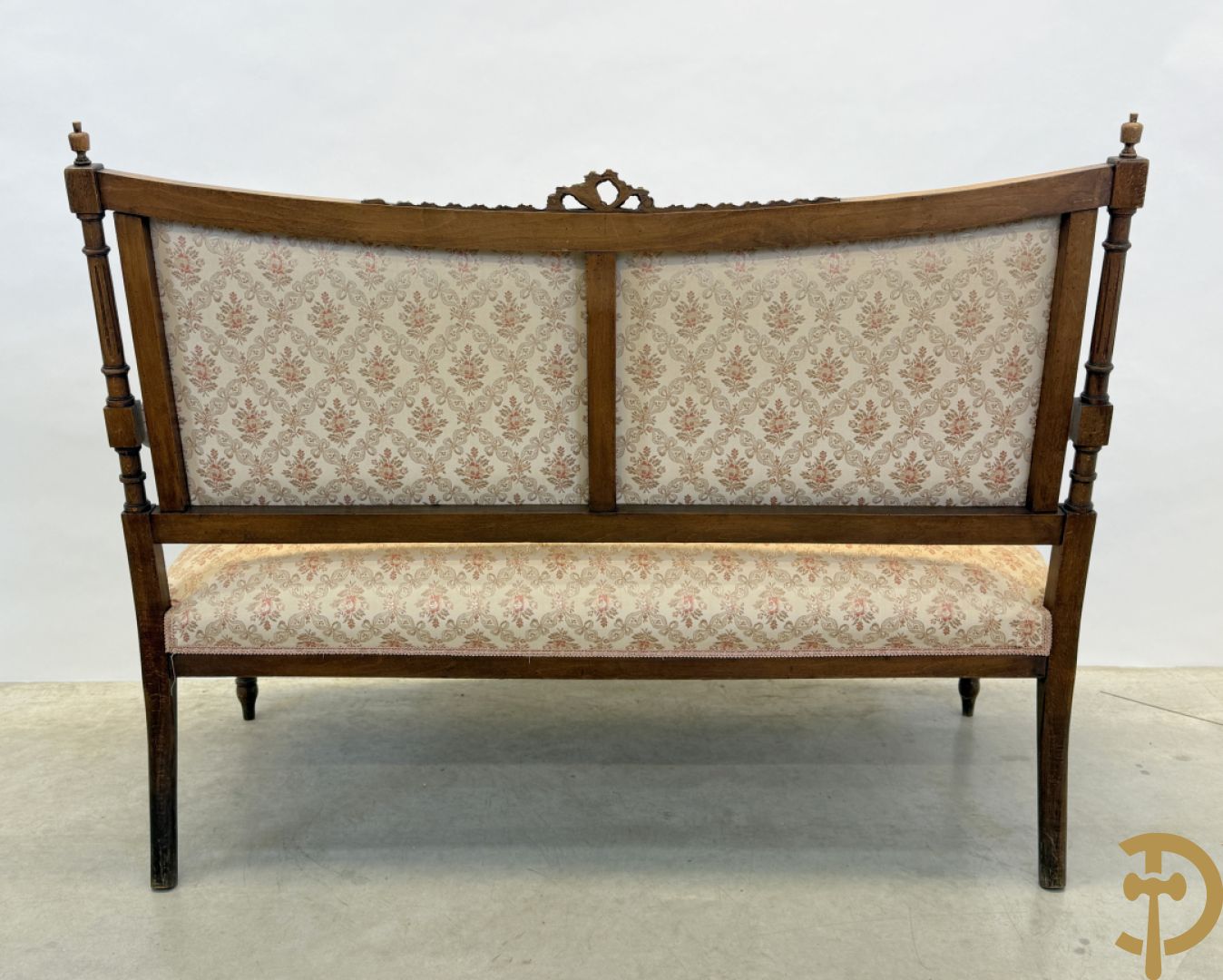Louis XVI salonensemble bestaande uit canapé, 2 armzetels en 4 stoelen