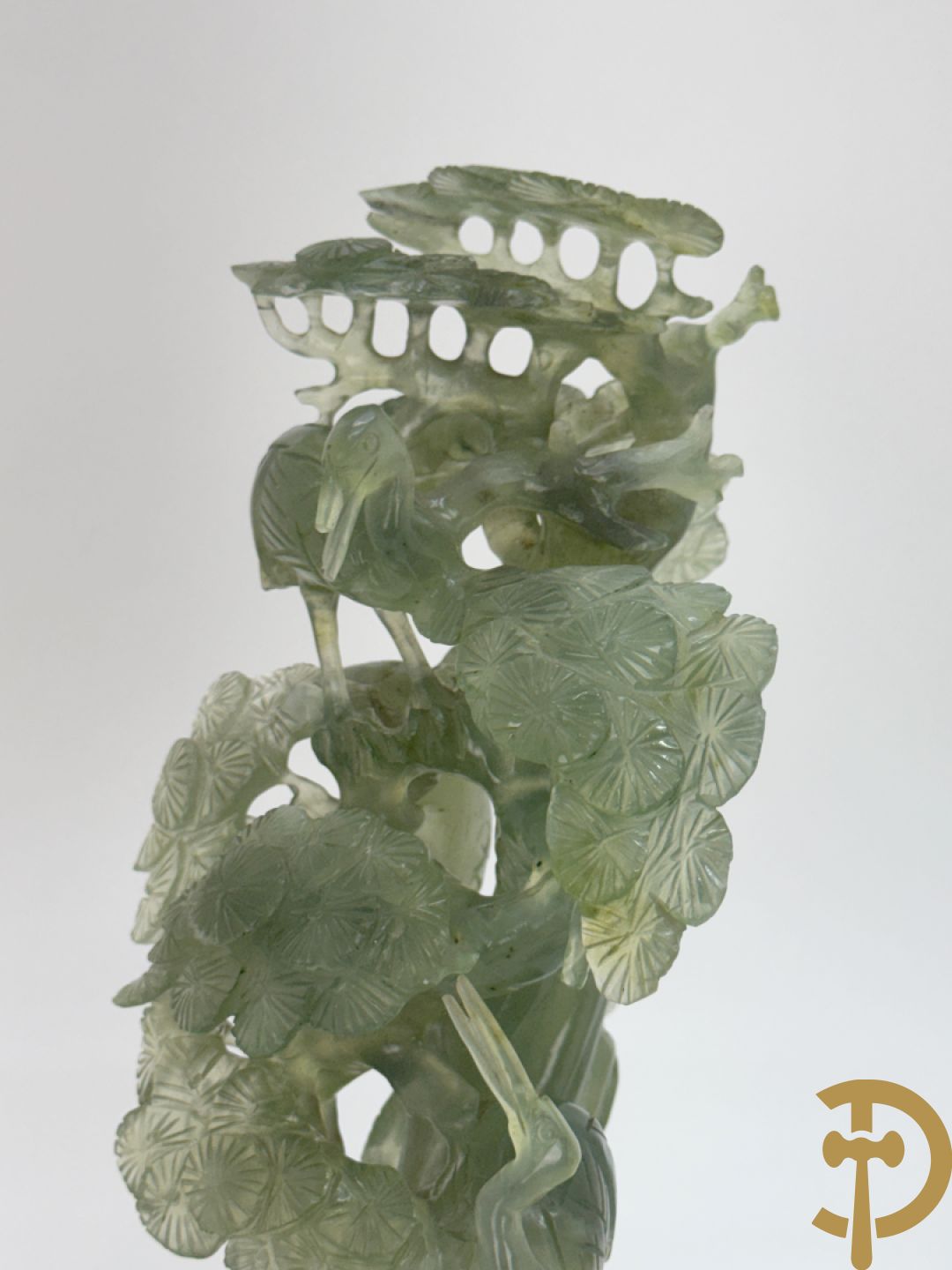 Jadeiet sculptuur van boom met vogels + koppel vogels op bloemen in jadeiet + 2 vogels op tak in jadeiet