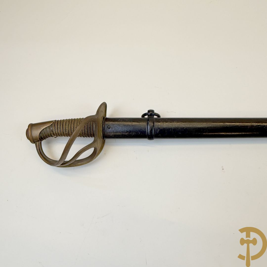 Sabel van de Franse cavallerie in schede