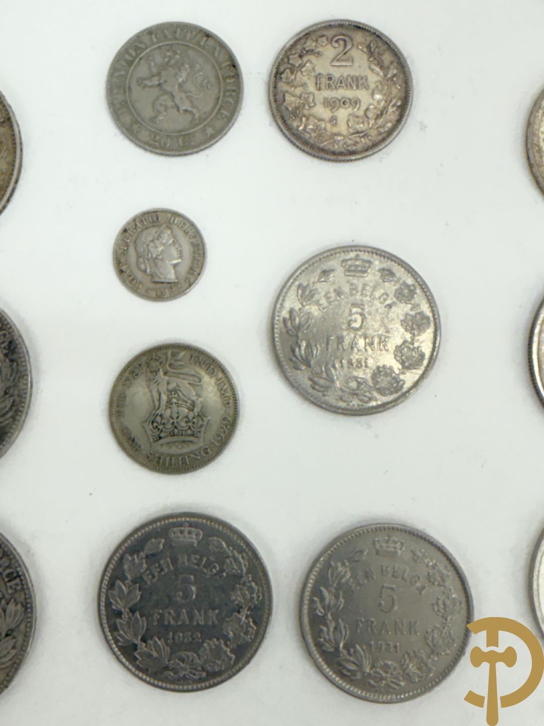 Reeks massief zilveren munten w.o. oude 5 Frank stukken van België en Frankrijk, belgische zilveren munten van 100, 250 en 500 Frank + zilveren munten van 1 Gulden Nederland