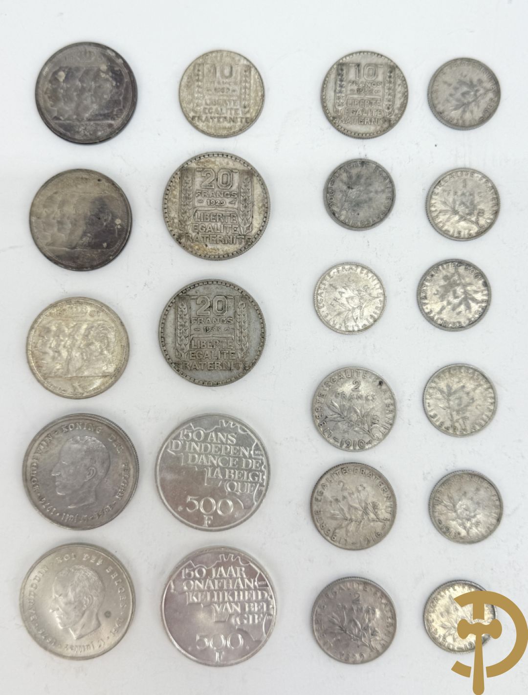 Reeks massief zilveren munten w.o. oude 5 Frank stukken van België en Frankrijk, belgische zilveren munten van 100, 250 en 500 Frank + zilveren munten van 1 Gulden Nederland