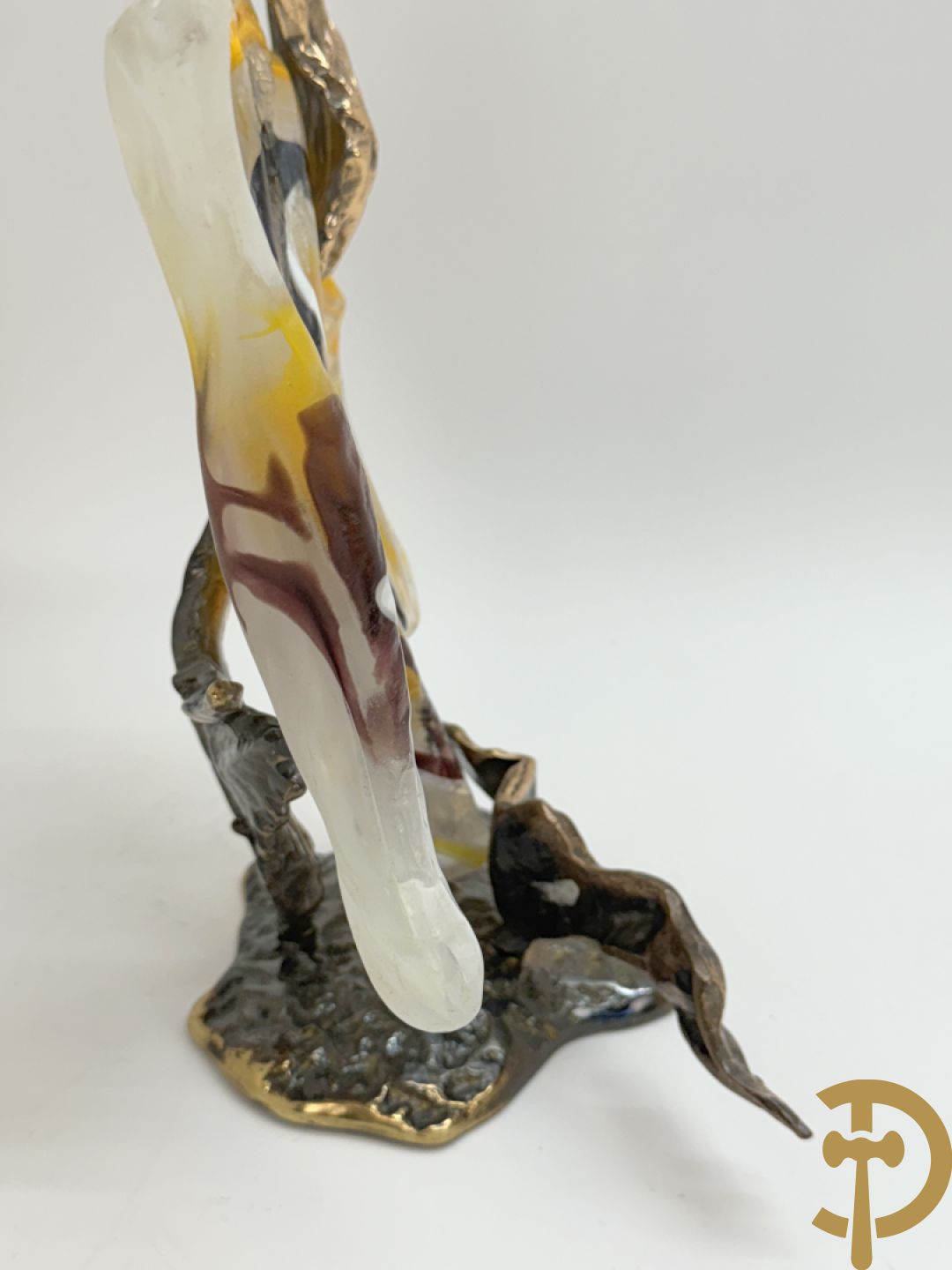 LOHE getekend - Surrealistische kopersculptuur met glas in de vorm van een vis