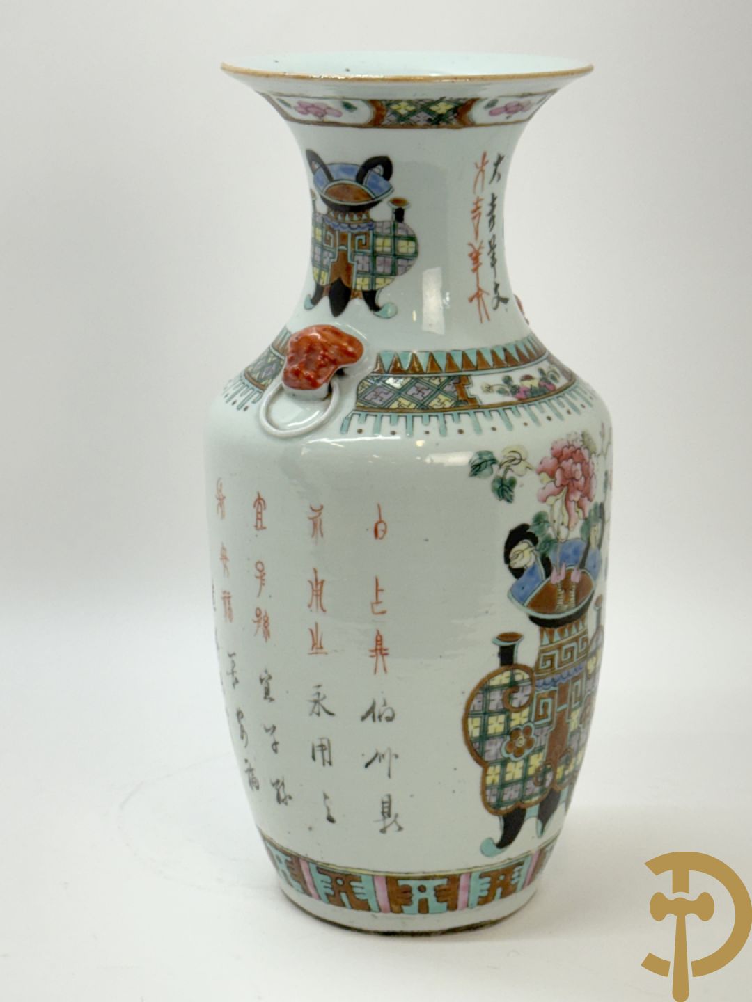 Chinese porseleinen vaas met decor van bloemen in bloemenvaas