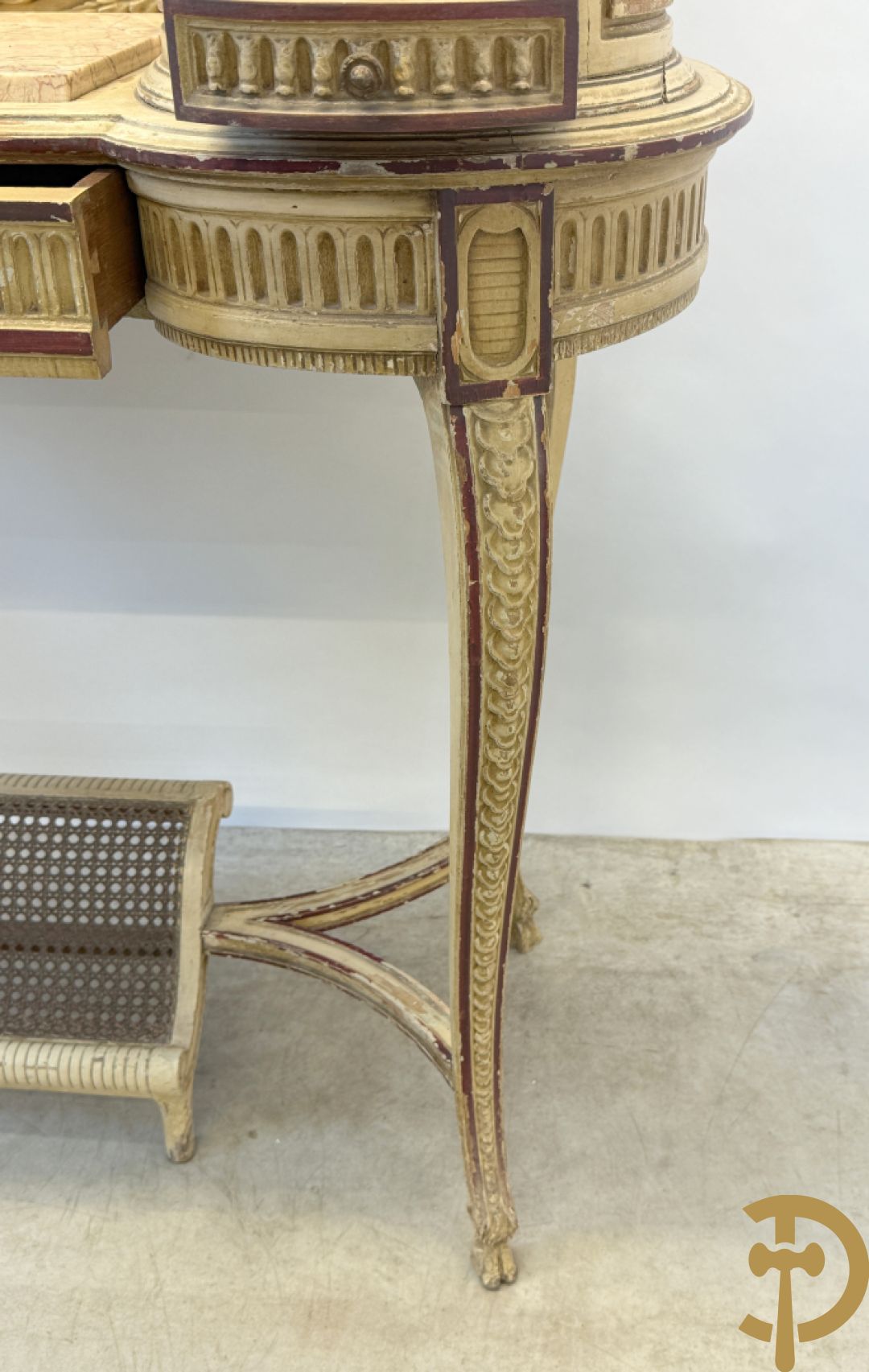 Gepatineerde damesopschiktafel met 5 lades en ovale spiegel, Louis XVI stijl