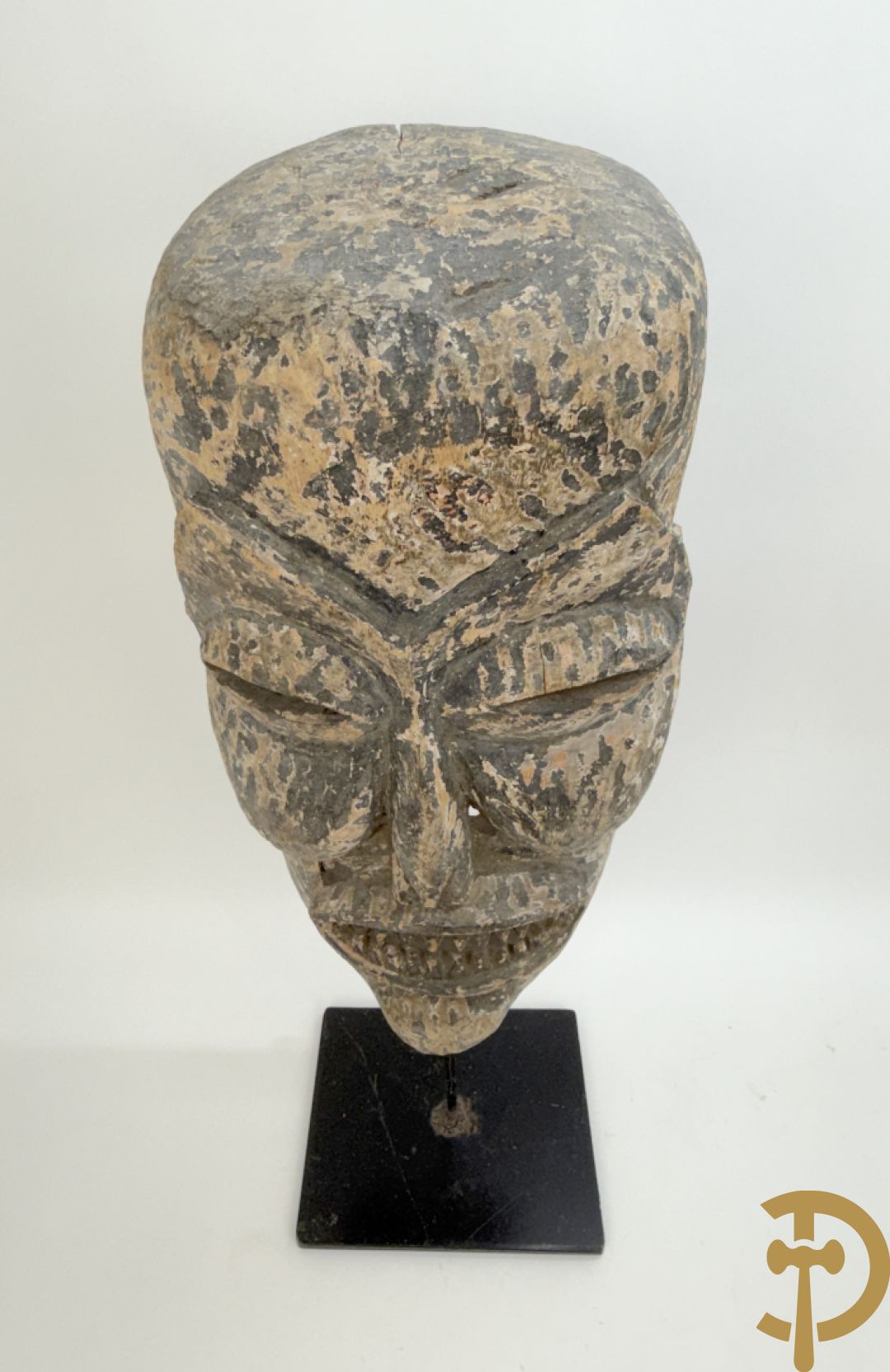 Afrikaans masker met bolle wangen, stam Suku