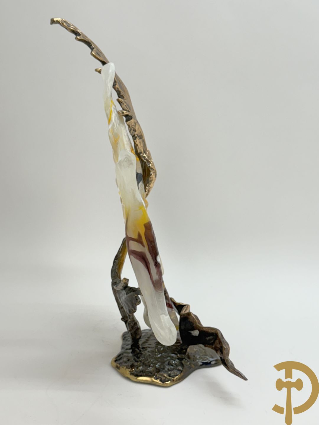 LOHE getekend - Surrealistische kopersculptuur met glas in de vorm van een vis