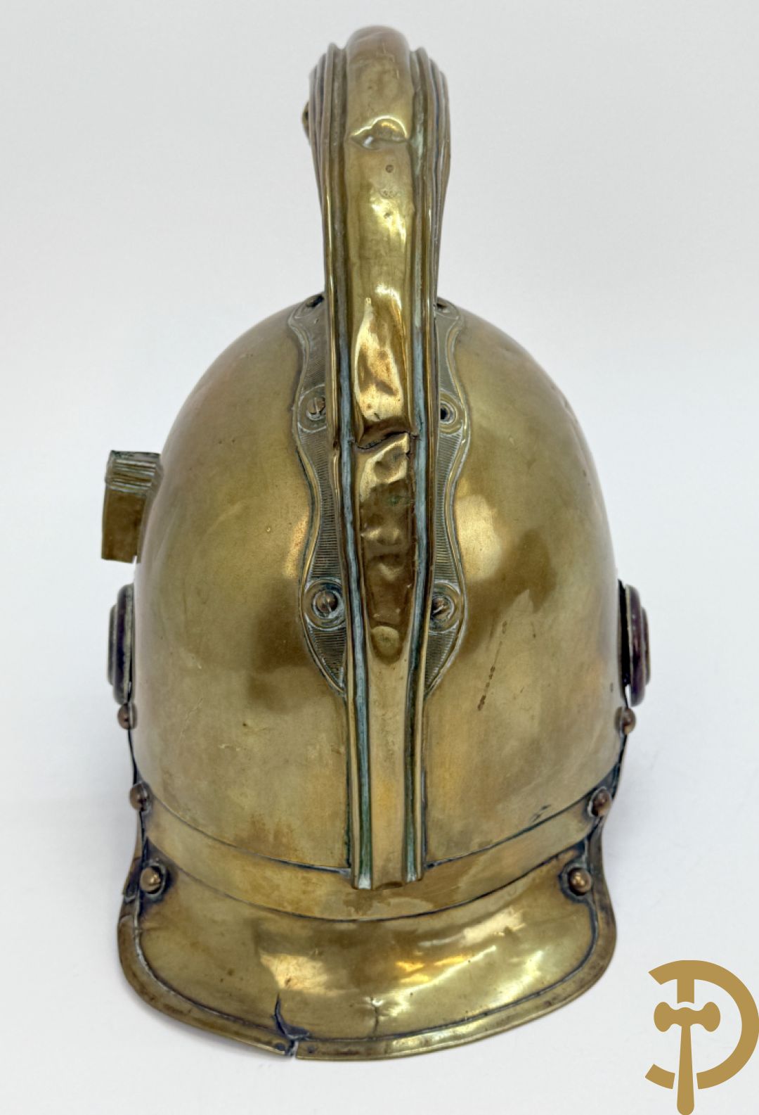 Vier koperen Franse pompierhelmen, model 1880