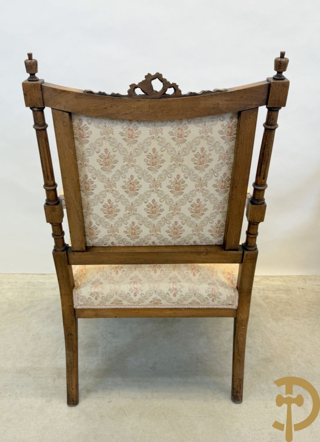 Louis XVI salonensemble bestaande uit canapé, 2 armzetels en 4 stoelen