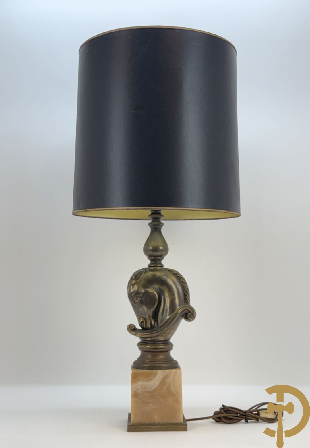Vintage lampadaire in messing met paardenkop op onix marmeren sokkel