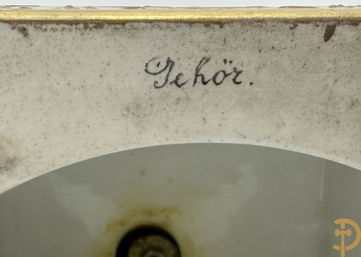 Paar handbeschilderde Weense amfoorvormige vazen met romantische taferelen, decor getekend door Kaufmann
