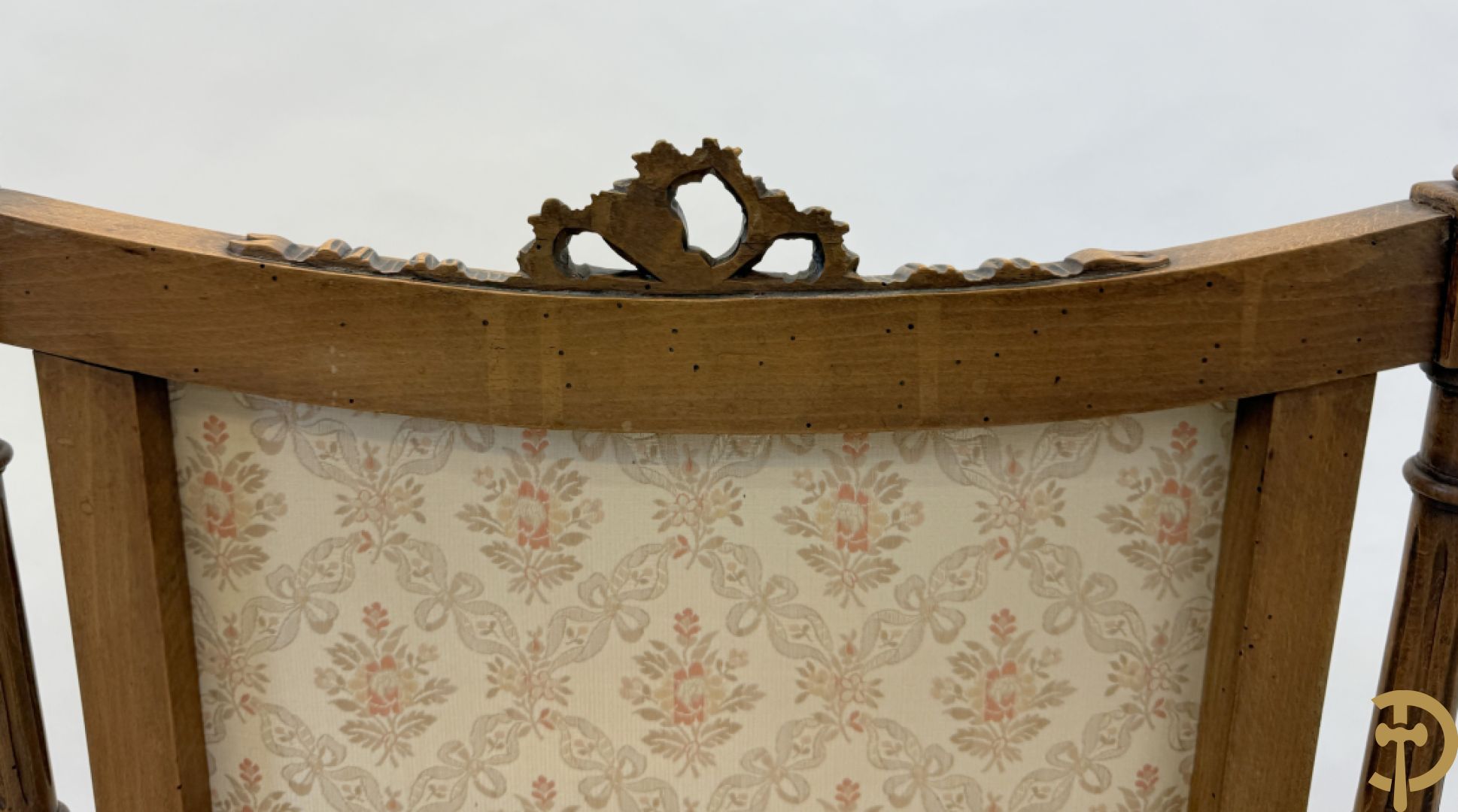 Louis XVI salonensemble bestaande uit canapé, 2 armzetels en 4 stoelen