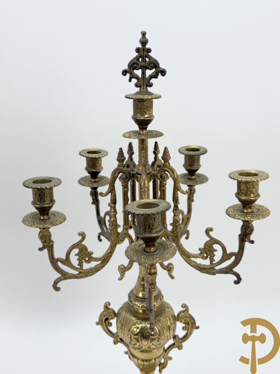 Driedelige vuurvergulde bronzen garnituur, Neo Renaissance stijl