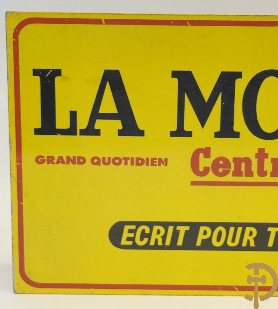 Metalen beschilderd reclamepaneel La Montagne, double face