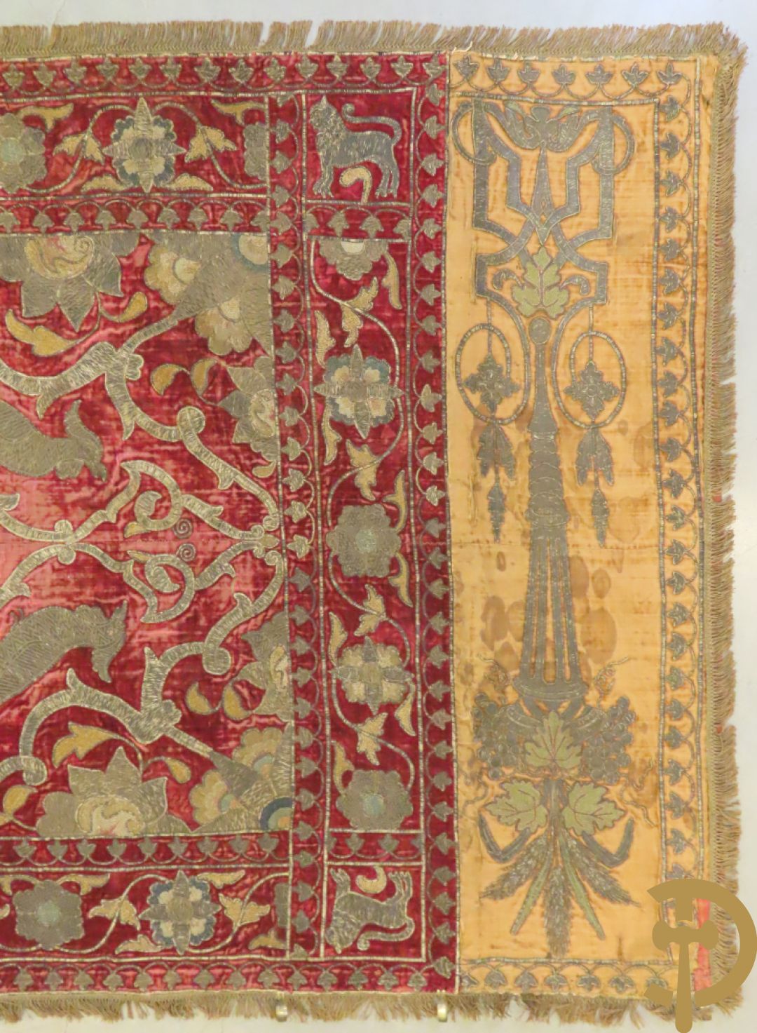 Vroege 19e tapisserie met brocaat van korenaren, paradijsvogels en bloemenmotieven