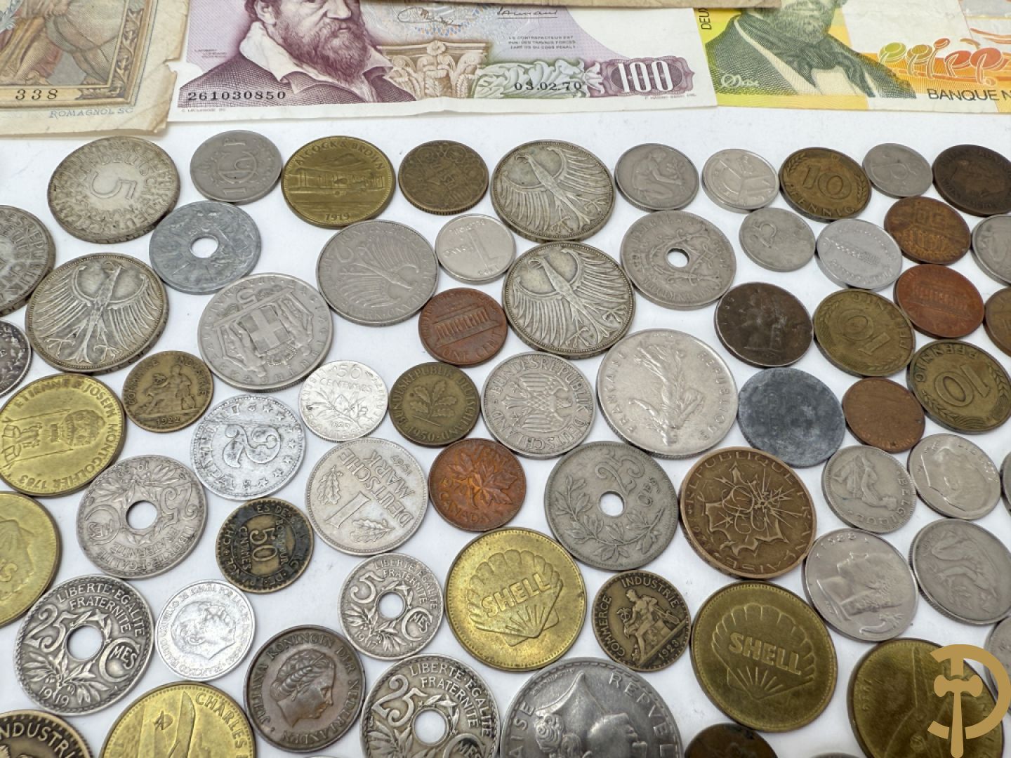 Verzameling munten Belgisch, Duits en Frans + verzamelmapje munten met Dirk Frimout uit 1992 + ingepakte eerste euro minikit + oude bankbiljetten van Frankrijk en België