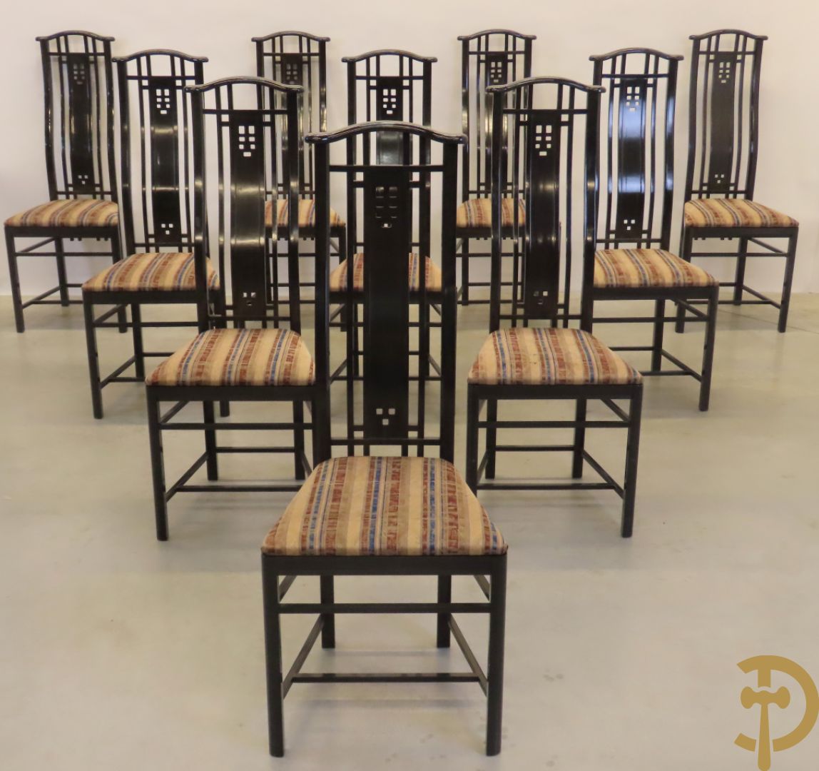 Grote ovale tafel van de Italiaanse ontwerper Umberto Asnago voor Giorgetti + 10 bijhorende hoogleunige stoelen