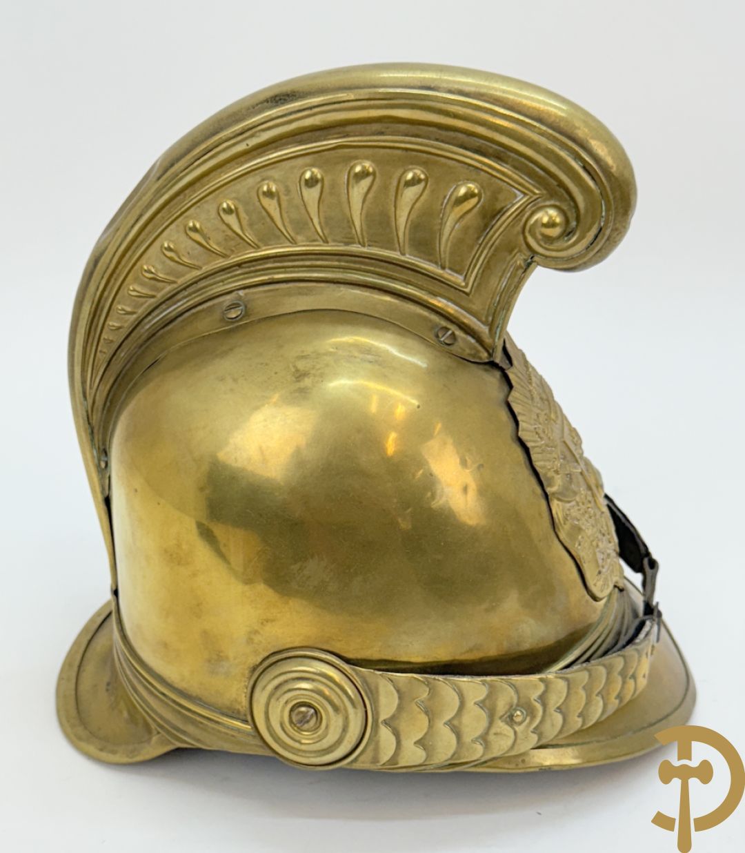 Vier koperen Franse pompierhelmen, model 1880