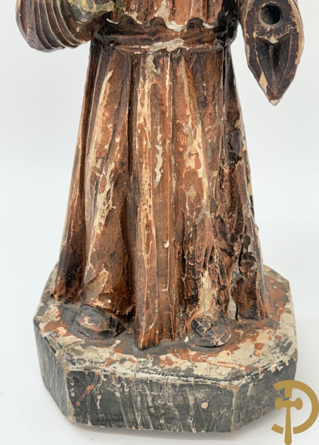 Volkse houtsculptuur van Sint Antonius