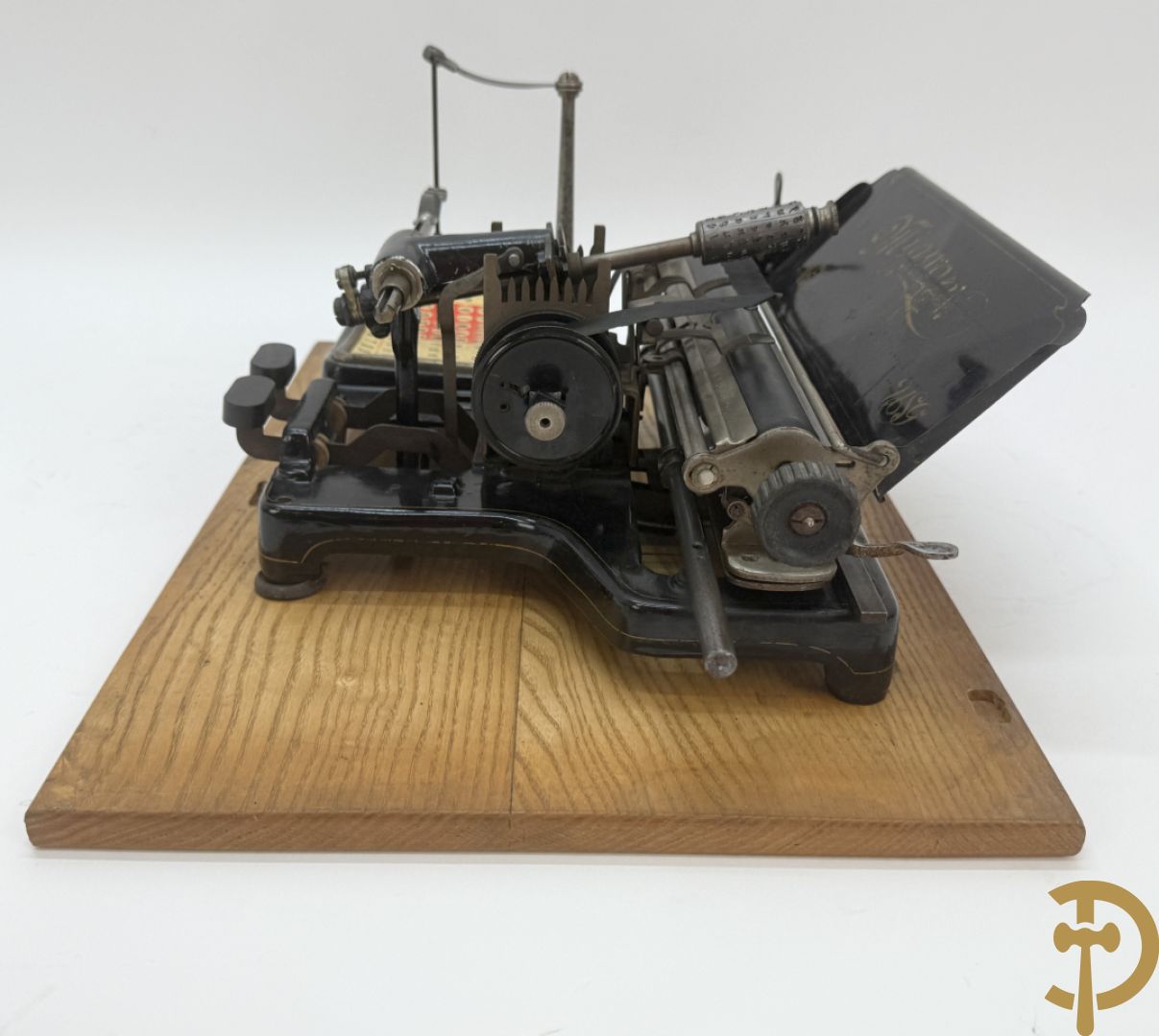 Antieke typmachine AEG Mignon in kist