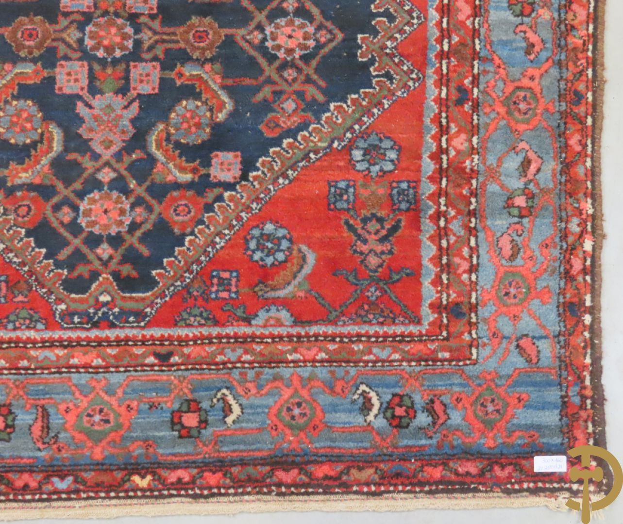 Oosters handgeknoopt tapijt Malayer met geometrisch bloemenpatroon op blauwe fond