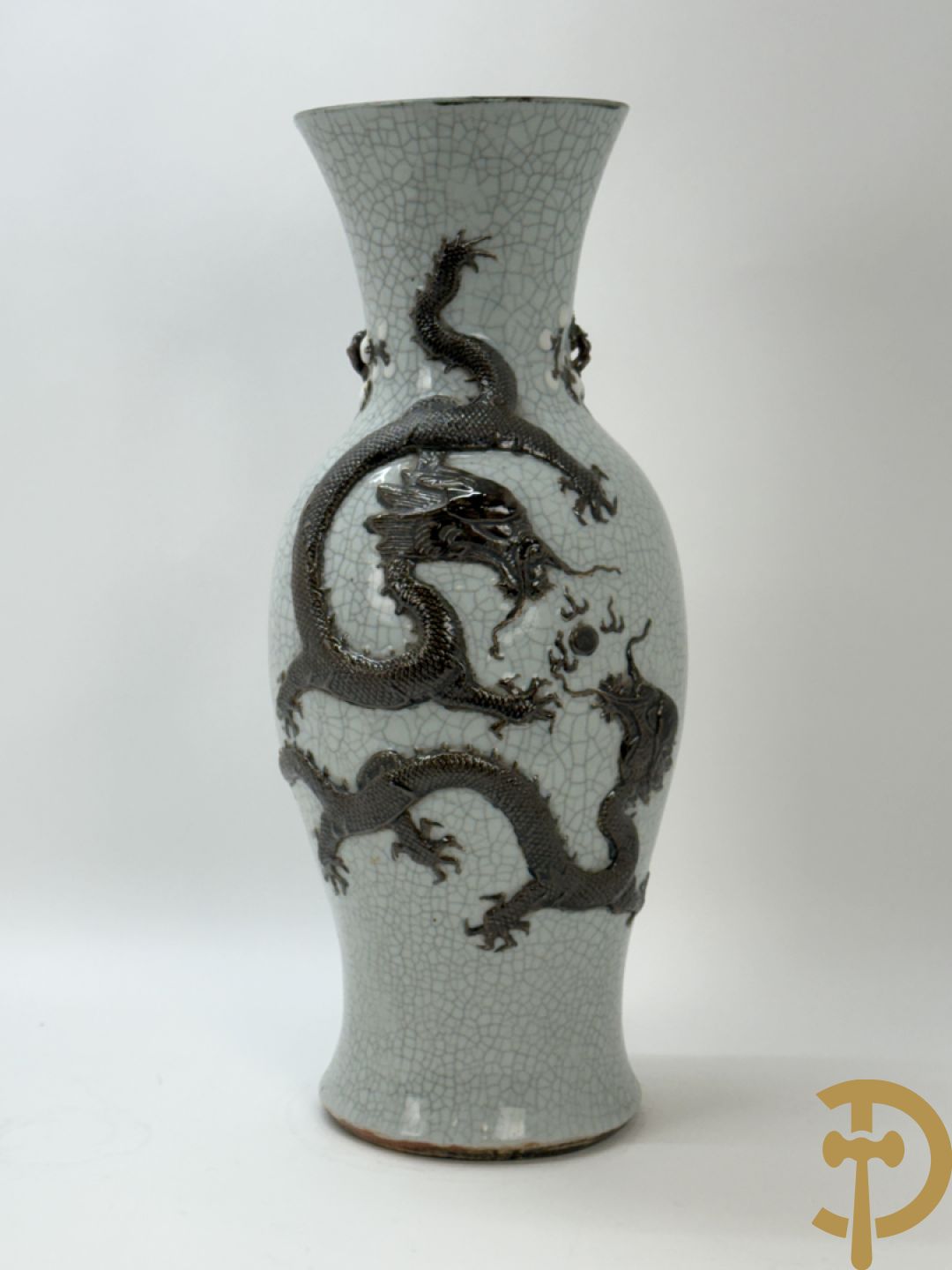 Chinese porseleinen Nankin vaas met drakendecor