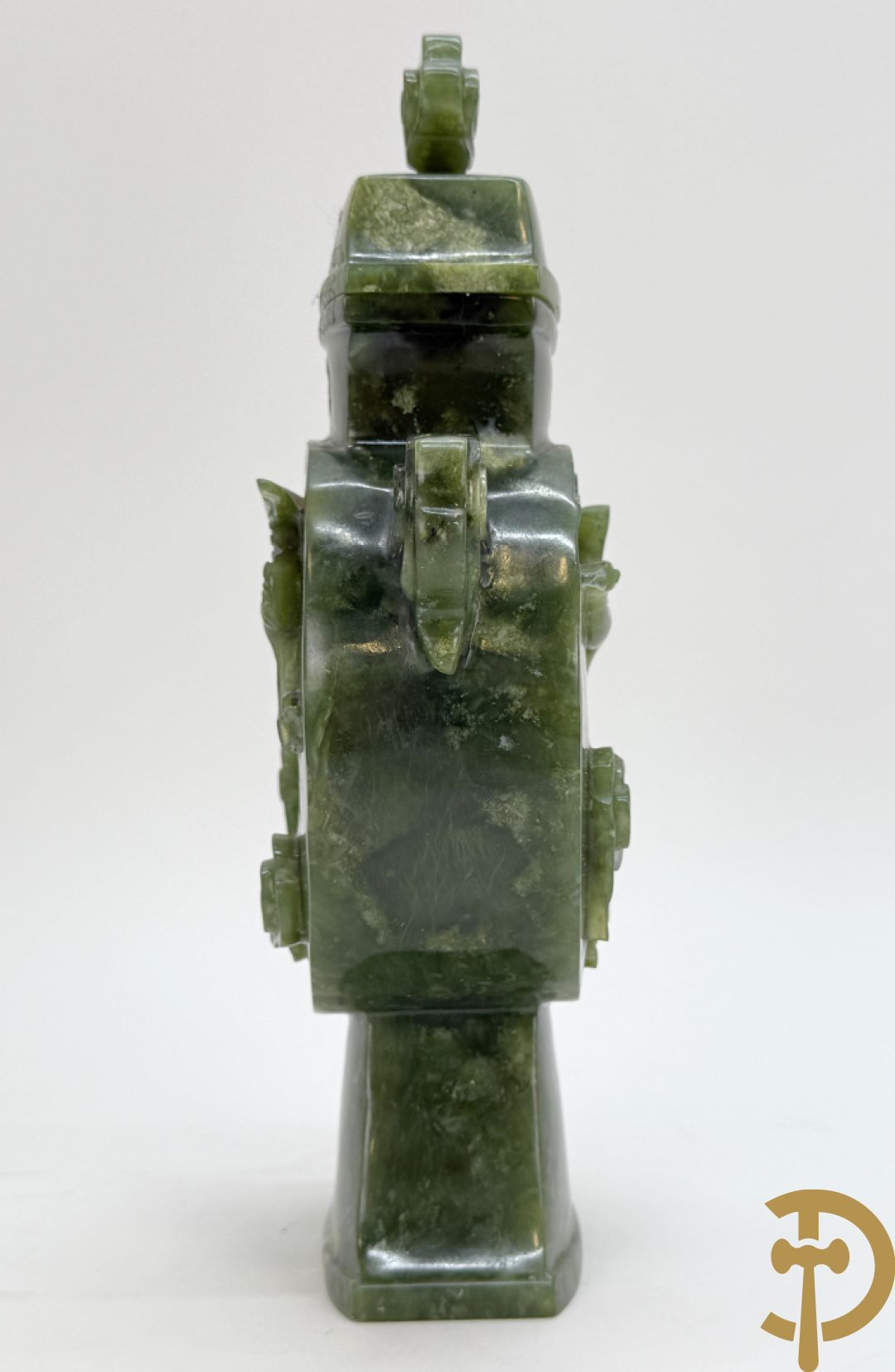 Brule parfum met sculptuur van fo honden in jadeiet + dekselpotiche in jadeiet met bloemen en vogeldecor