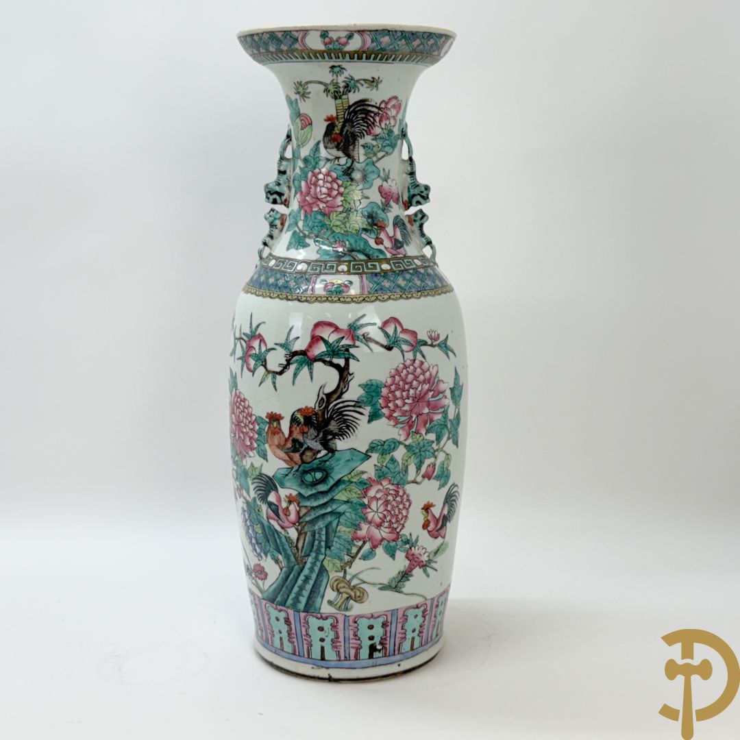Chinese porseleinen vaas met decor van hanen en bloemen