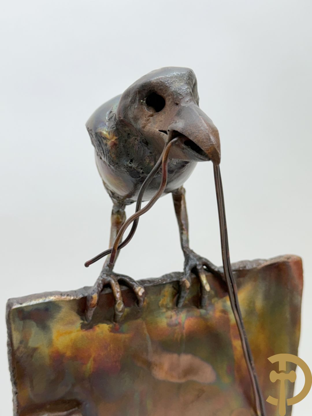 BEL J. getekend (Belaen Jean Pierre) Bronssculptuur met 4 vogels op schutting
