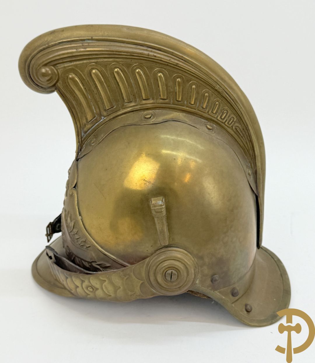 Vier koperen Franse pompierhelmen, model 1880