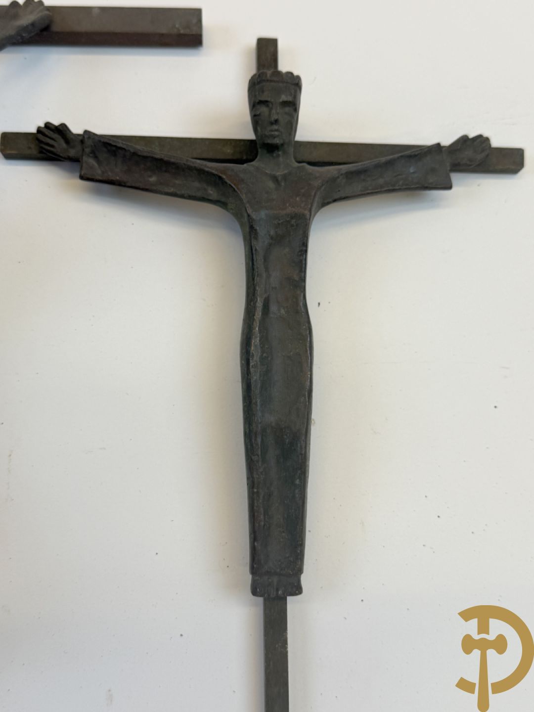 VAN DER DONCKT getekend : Lot bronzen religieuse beeldjes en corpussen