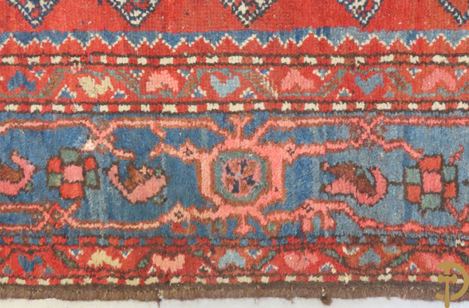 Oosters handgeknoopt tapijt Malayer met geometrisch bloemenpatroon op blauwe fond