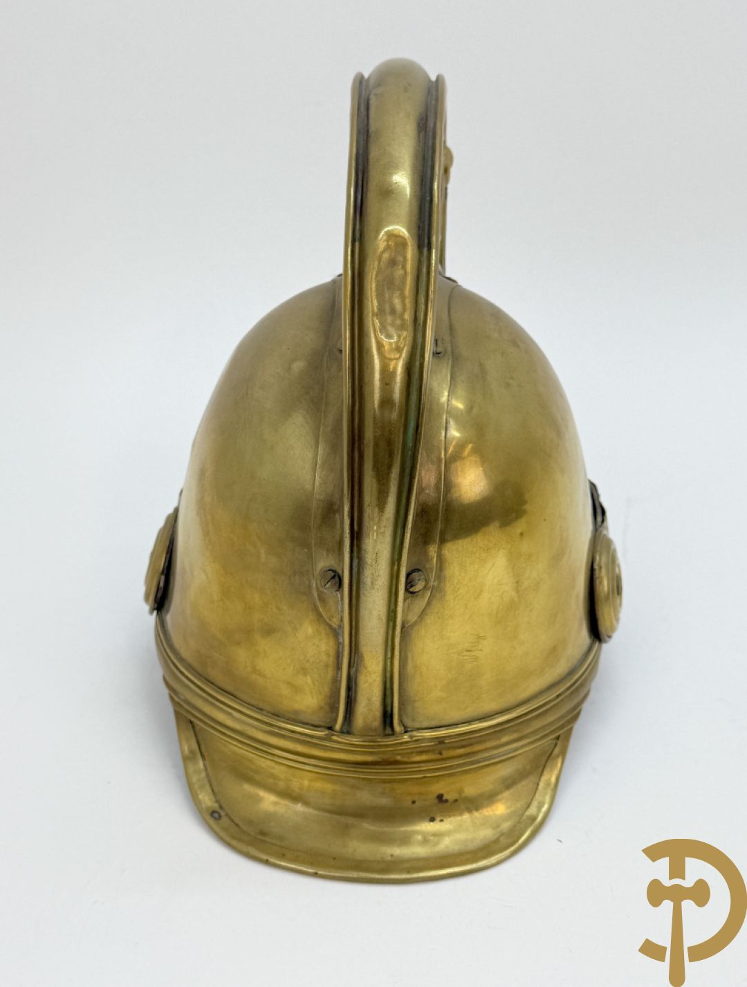 Vier koperen Franse pompierhelmen, model 1880