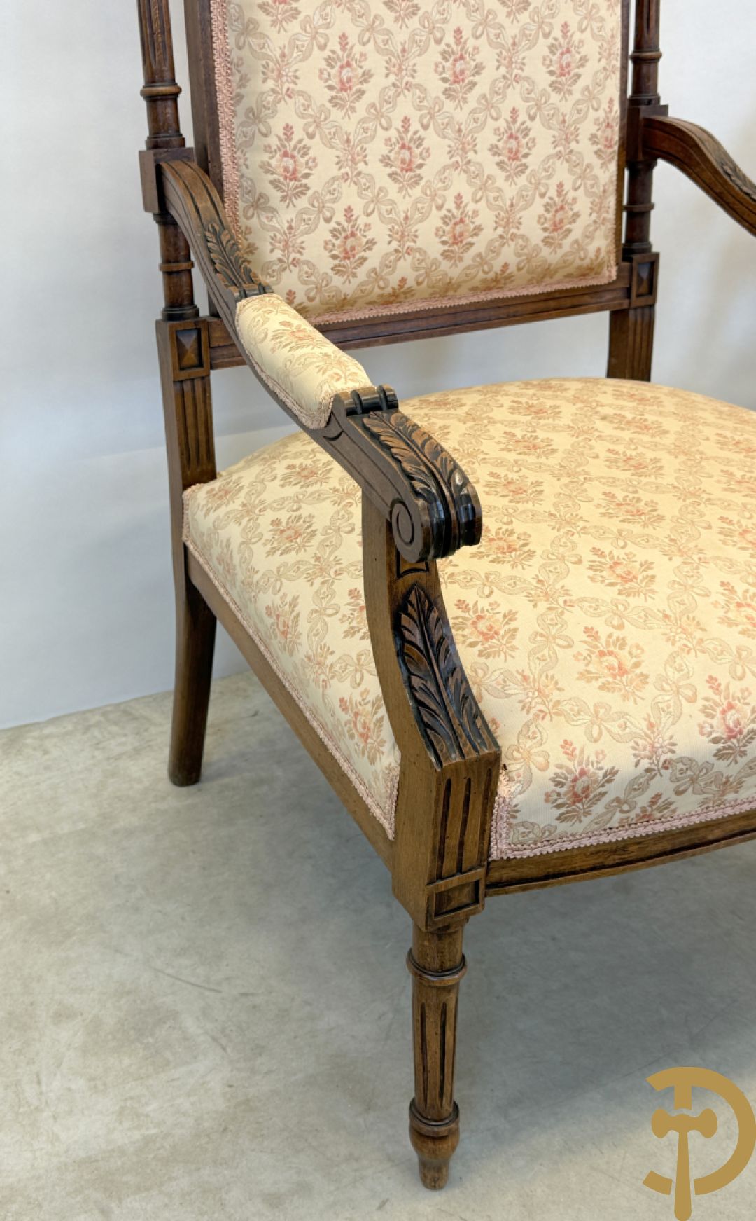 Louis XVI salonensemble bestaande uit canapé, 2 armzetels en 4 stoelen