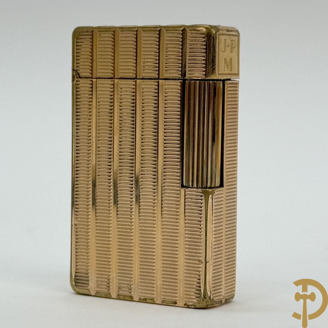 Vergulde aansteker S.T. Dupont met lijnmotieven, serienummer "954BEC" - in etui